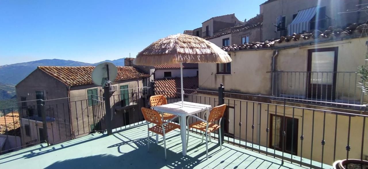 Maria Banana Guest House Pollina Ngoại thất bức ảnh